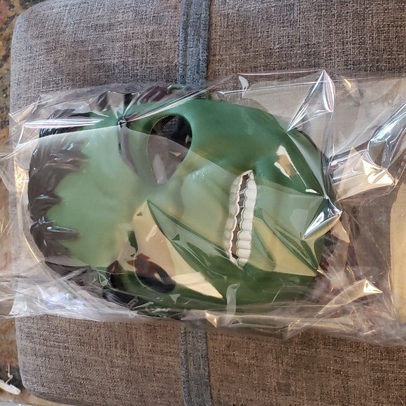 Hulk Mask as depicted in Marvel's Avenger Movie - Picture 4 of 4